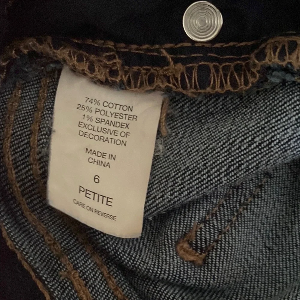 Blue Skinny Jeans Soho NY & Co Size 6 Dark Wash and Subtle Fading Relaxed Fit